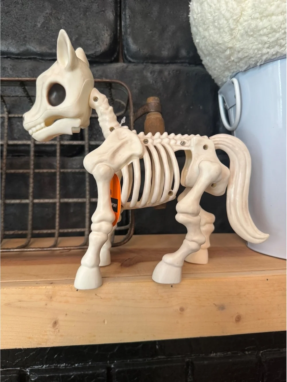 Halloween Skeleton Pony Figurine - Decorative Bone Structure Model